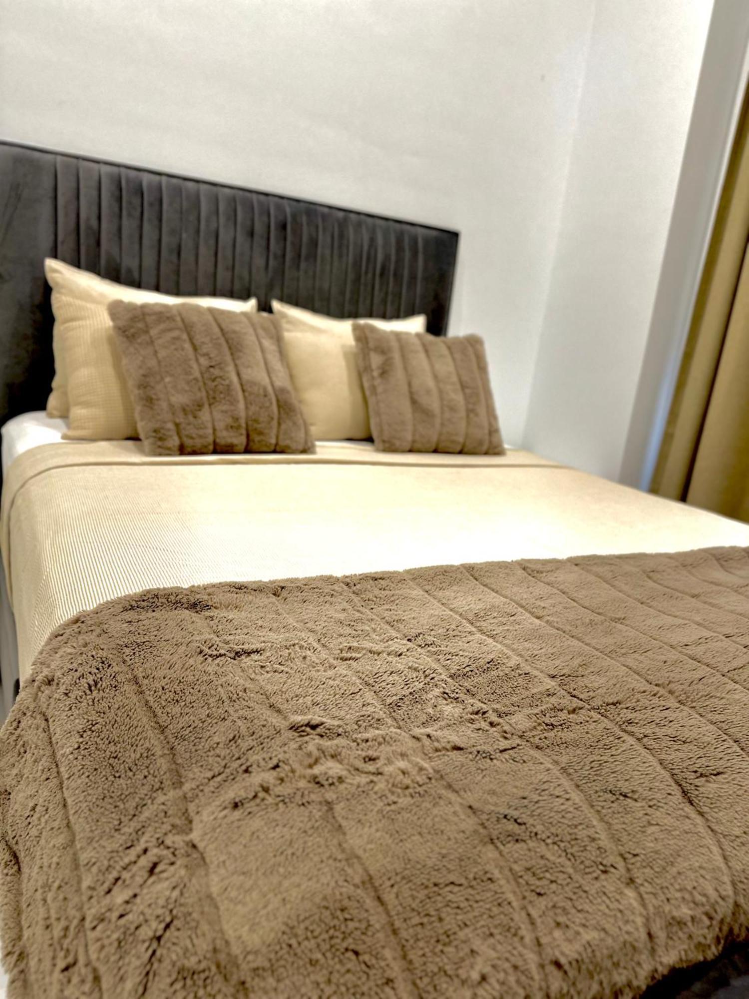 Mark Suite B8 Fuengirola Bagian luar foto